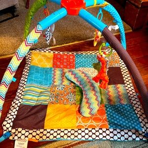 Infantino Twist and Fold Activity Gym